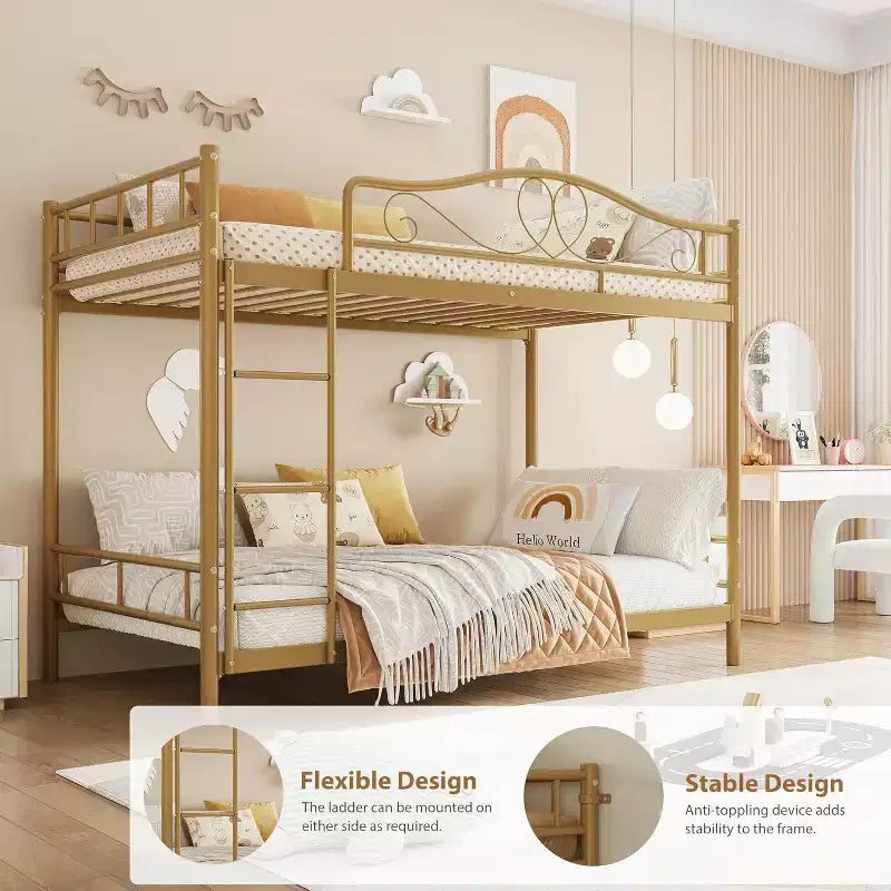 Letto a castello singolo su singolo con telaio in metallo resistente e spondine a tutta lunghezza