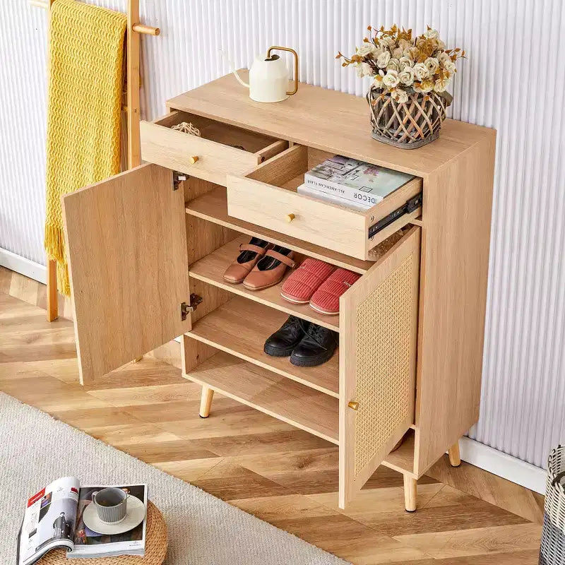 Scarpiera in rattan Mid-Century con ante e cassetti